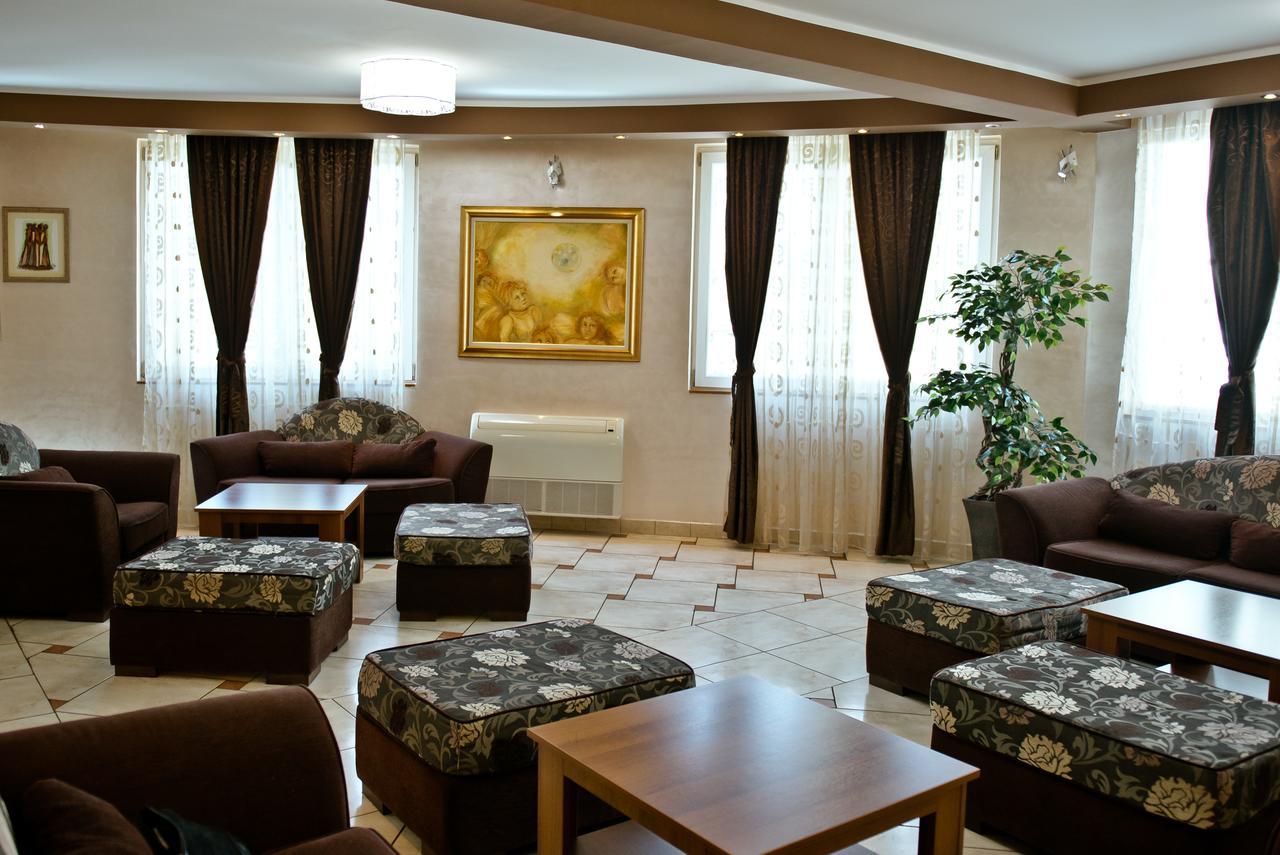 Hotel Mir Medjugorje Exterior photo